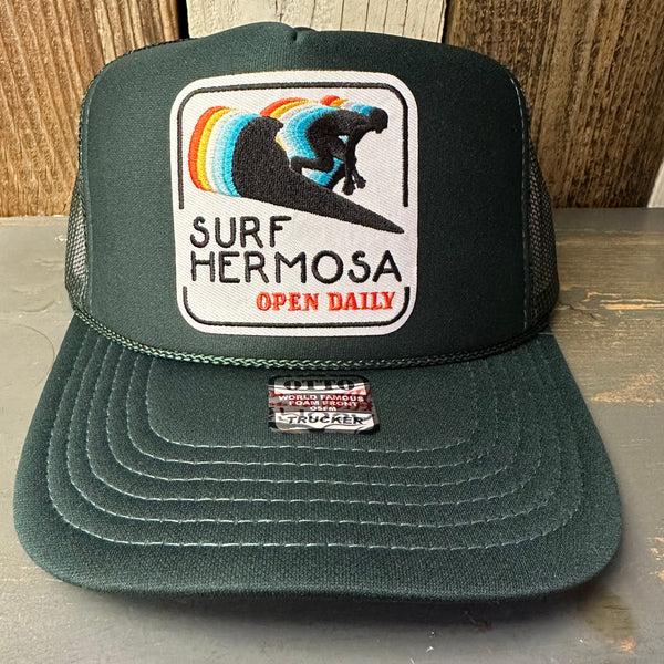 Hermosa Beach SURF HERMOSA :: OPEN DAILY Trucker Hat - Dark Green