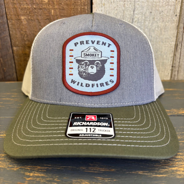 SMOKEY BEAR :: PREVENT WILDFIRES Five-Panel Trucker Cap - Heather Grey/Birch/Army Olive Green
